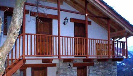 Eco Chalet Maison Dominique Challand-Saint-Anselme Exteriér fotografie