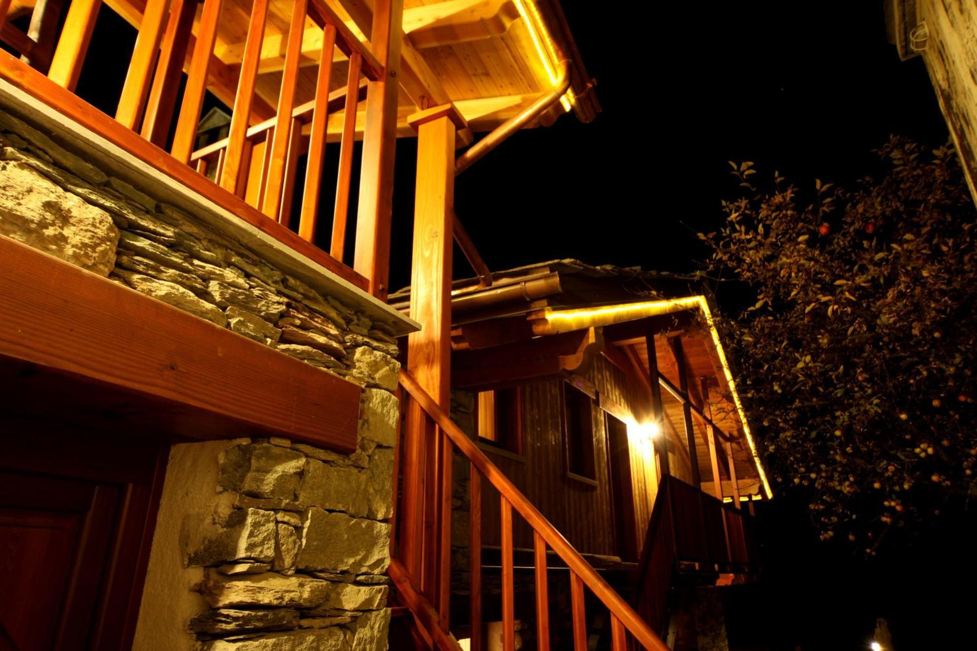 Eco Chalet Maison Dominique Challand-Saint-Anselme Exteriér fotografie